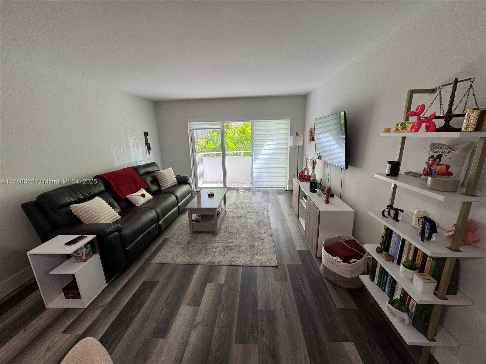 Small Image of 1235 MARIPOSA AVE #1, Coral Gables Number 7