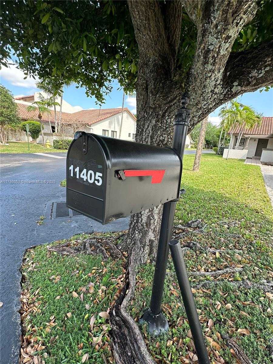 Small Image of 11405 SOUTH WEST 87TH TER, Miami Number 10