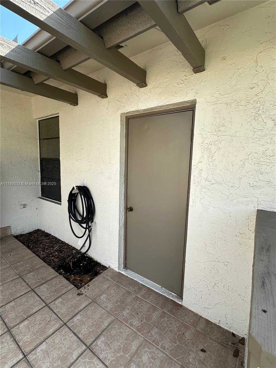 Small Image of 11405 SOUTH WEST 87TH TER, Miami Number 15