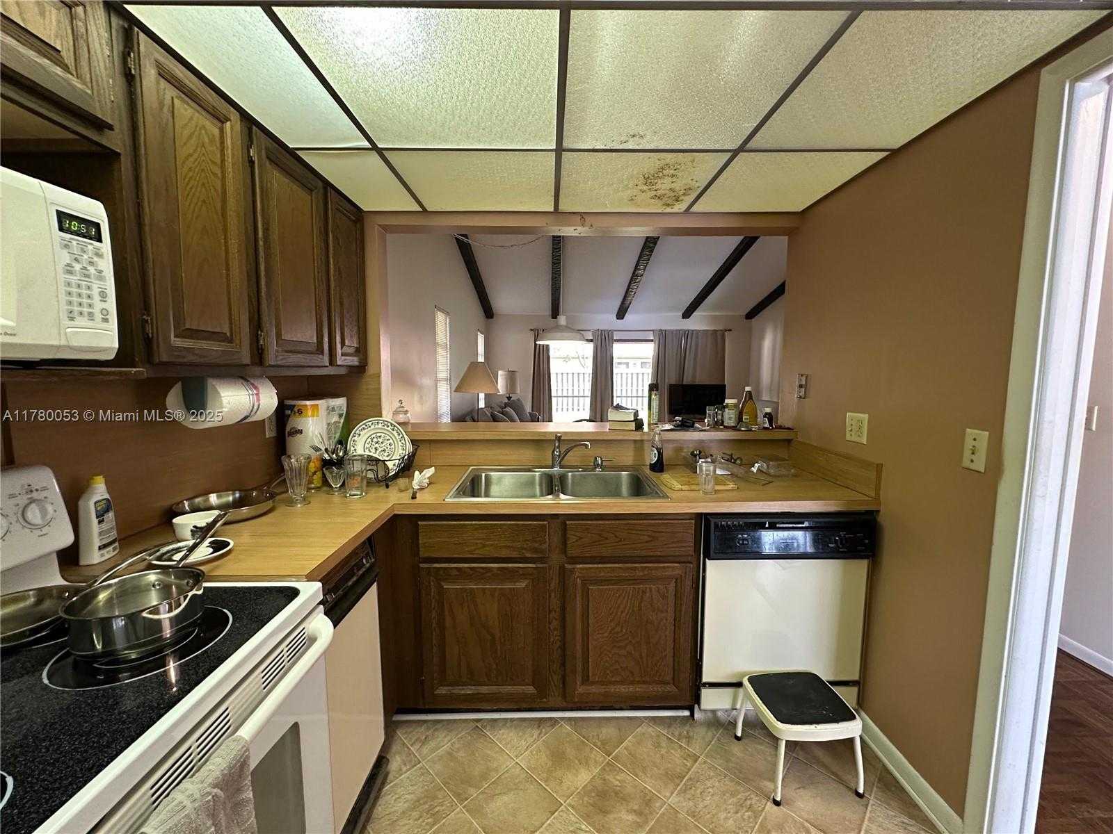 Small Image of 11405 SOUTH WEST 87TH TER, Miami Number 18