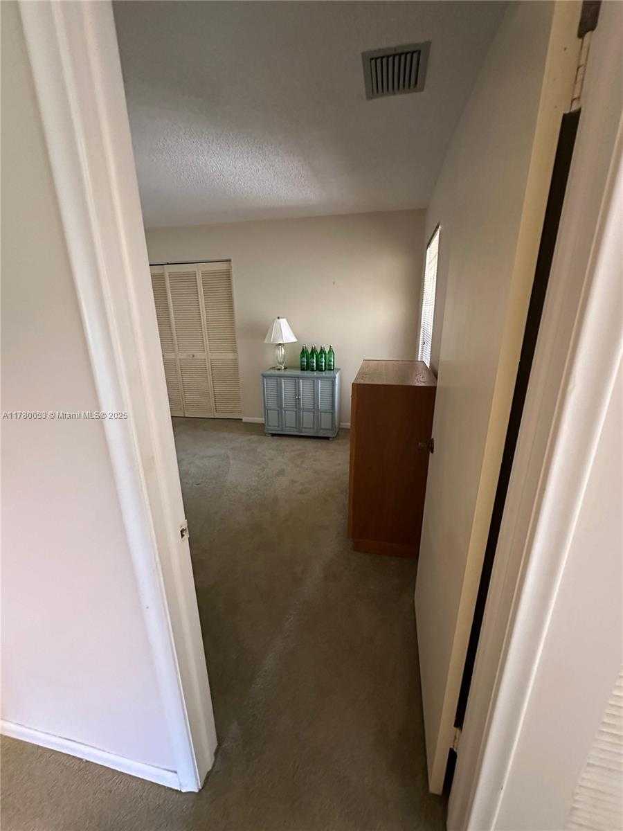 Small Image of 11405 SOUTH WEST 87TH TER, Miami Number 23