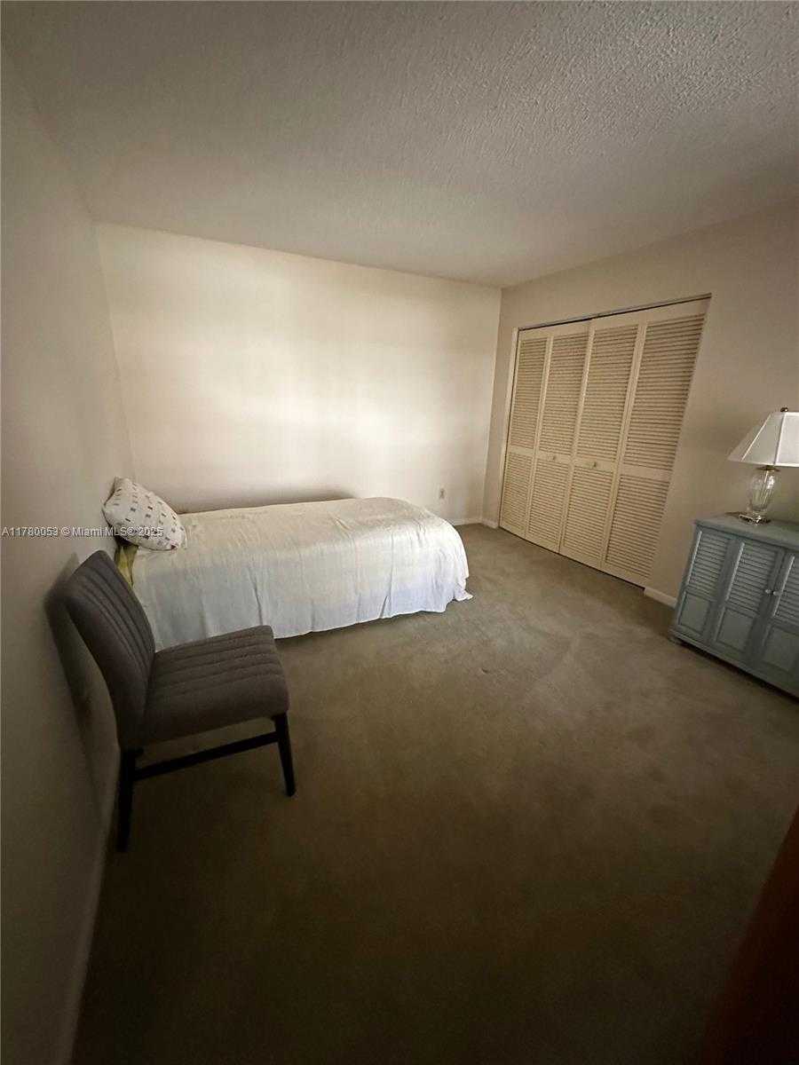 Small Image of 11405 SOUTH WEST 87TH TER, Miami Number 24