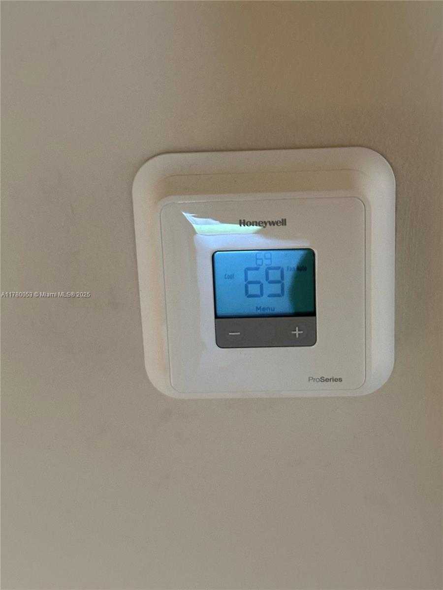 Small Image of 11405 SOUTH WEST 87TH TER, Miami Number 28