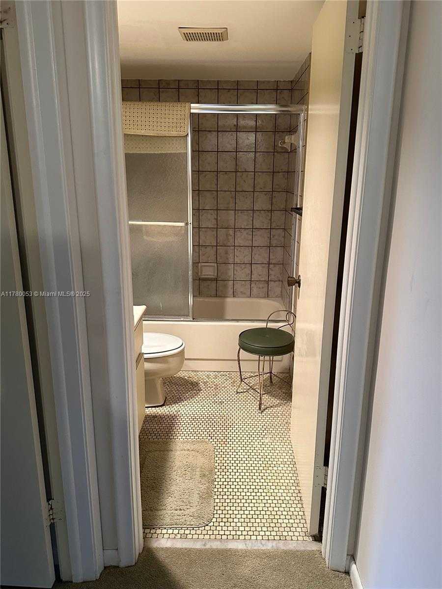 Small Image of 11405 SOUTH WEST 87TH TER, Miami Number 29