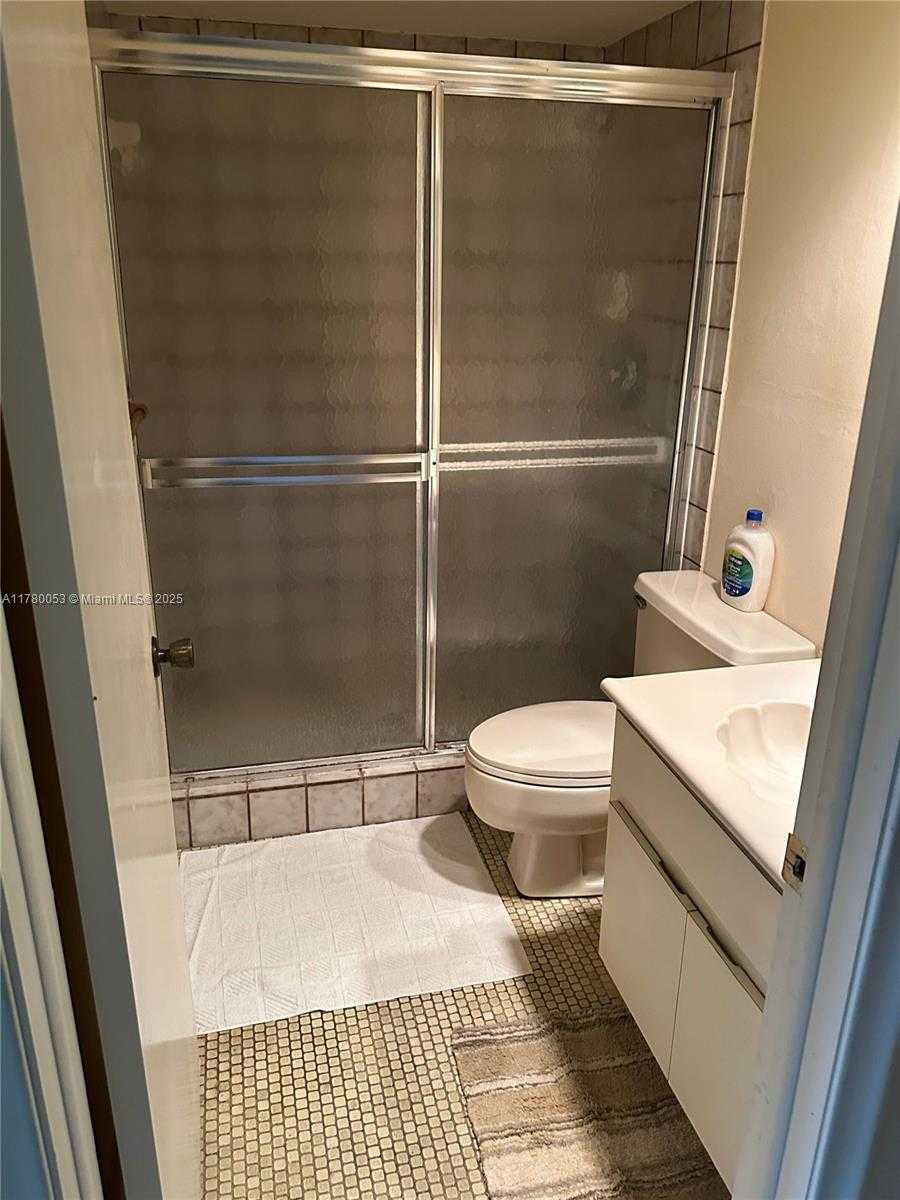 Small Image of 11405 SOUTH WEST 87TH TER, Miami Number 33