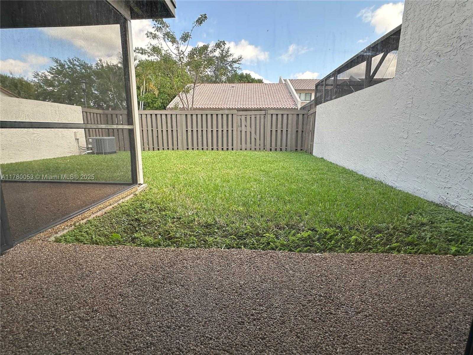 Small Image of 11405 SOUTH WEST 87TH TER, Miami Number 36