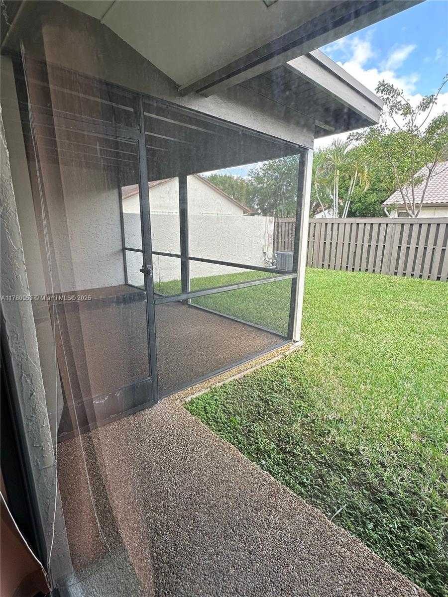 Small Image of 11405 SOUTH WEST 87TH TER, Miami Number 37