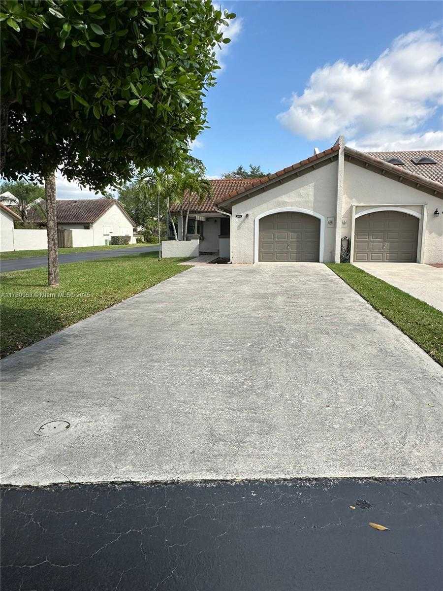 Small Image of 11405 SOUTH WEST 87TH TER, Miami Number 7