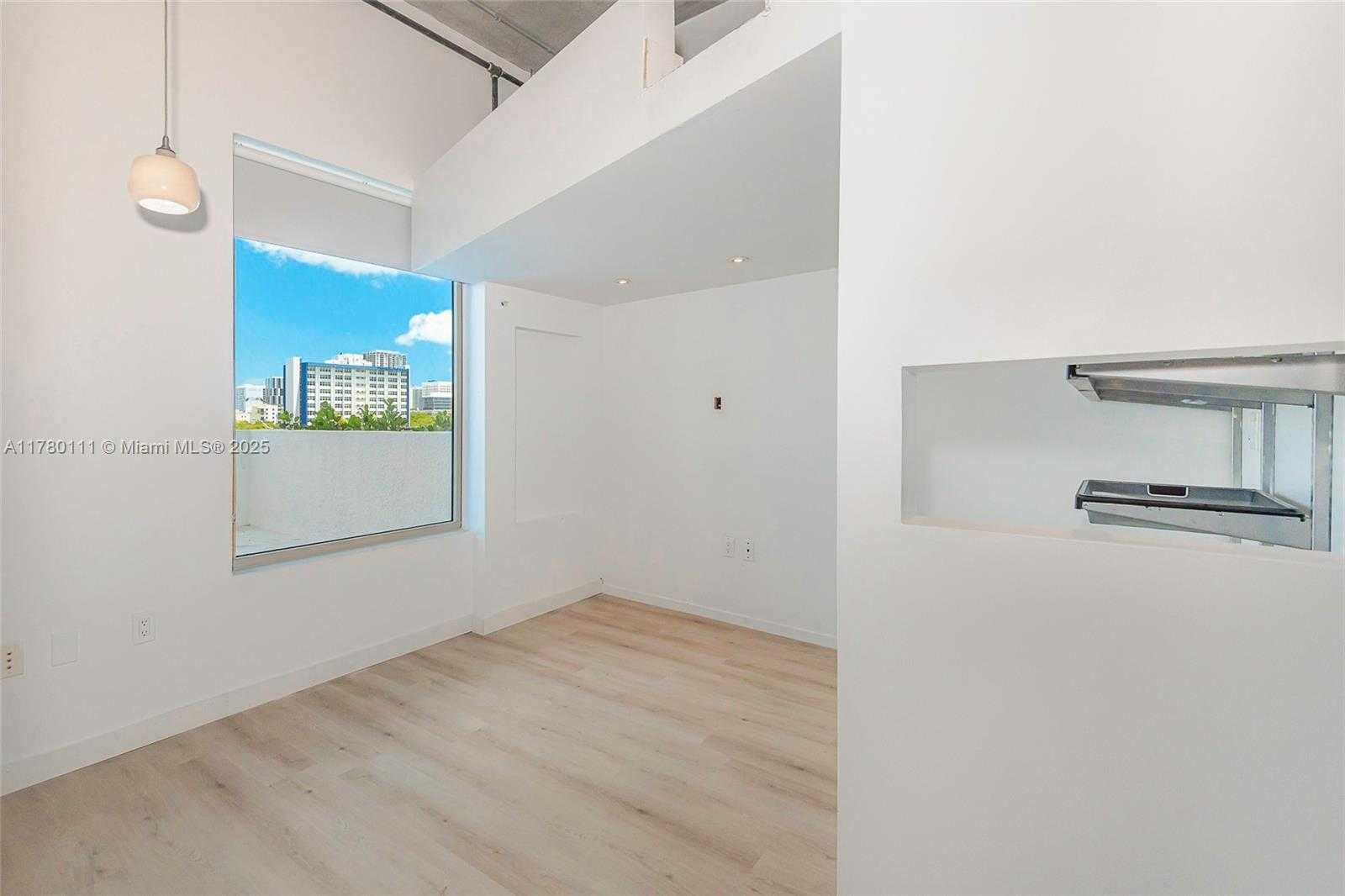 Small Image of 10 SOUTH WEST SOUTH RIVER DR #607, Miami Number 12