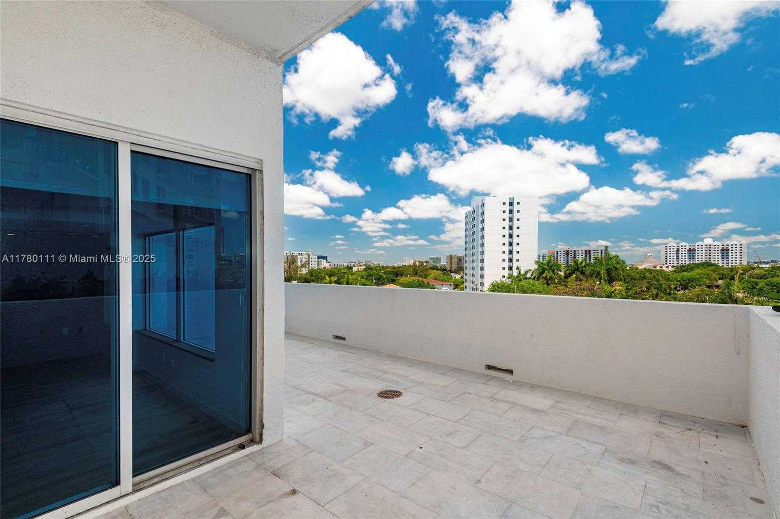 Small Image of 10 SOUTH WEST SOUTH RIVER DR #607, Miami Number 19