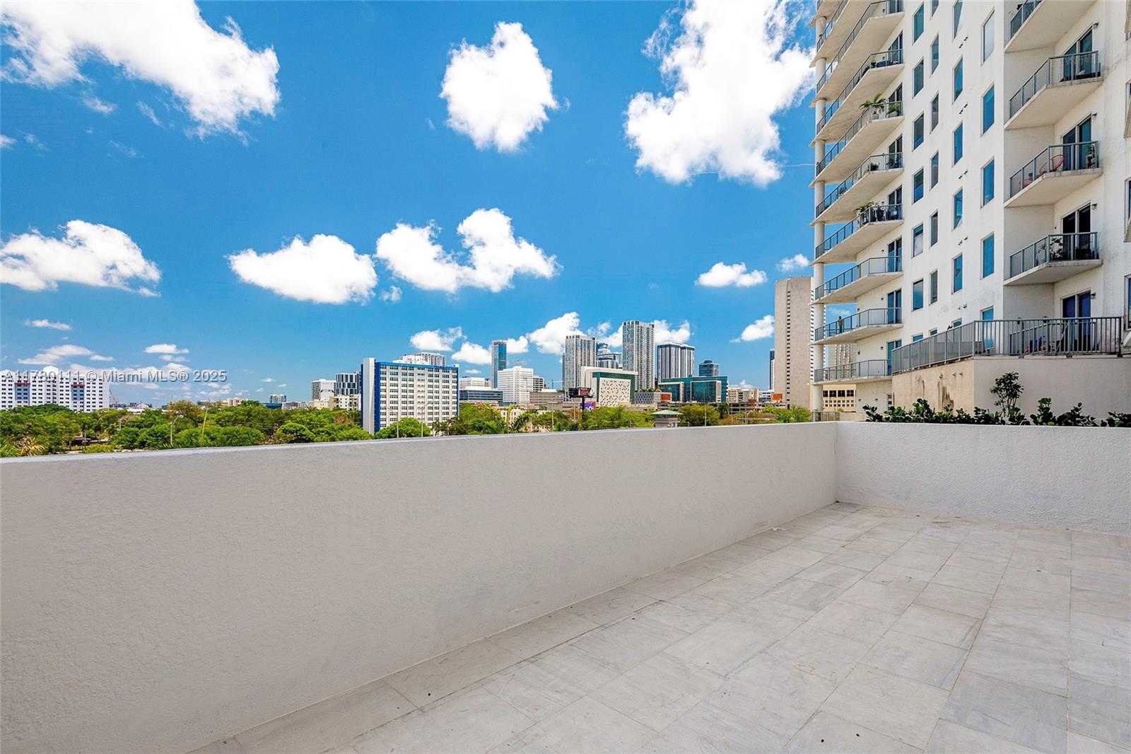 Small Image of 10 SOUTH WEST SOUTH RIVER DR #607, Miami Number 20