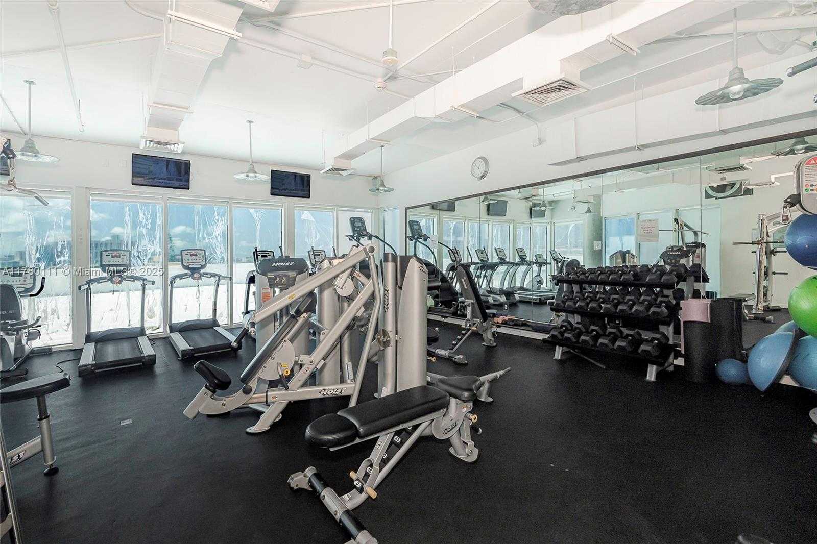 Small Image of 10 SOUTH WEST SOUTH RIVER DR #607, Miami Number 22
