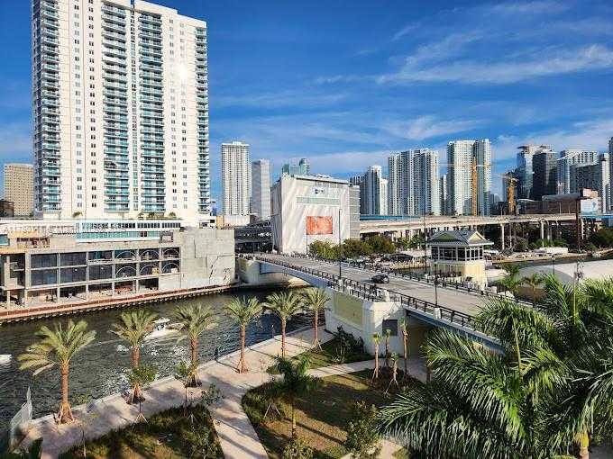 Small Image of 10 SOUTH WEST SOUTH RIVER DR #607, Miami Number 29