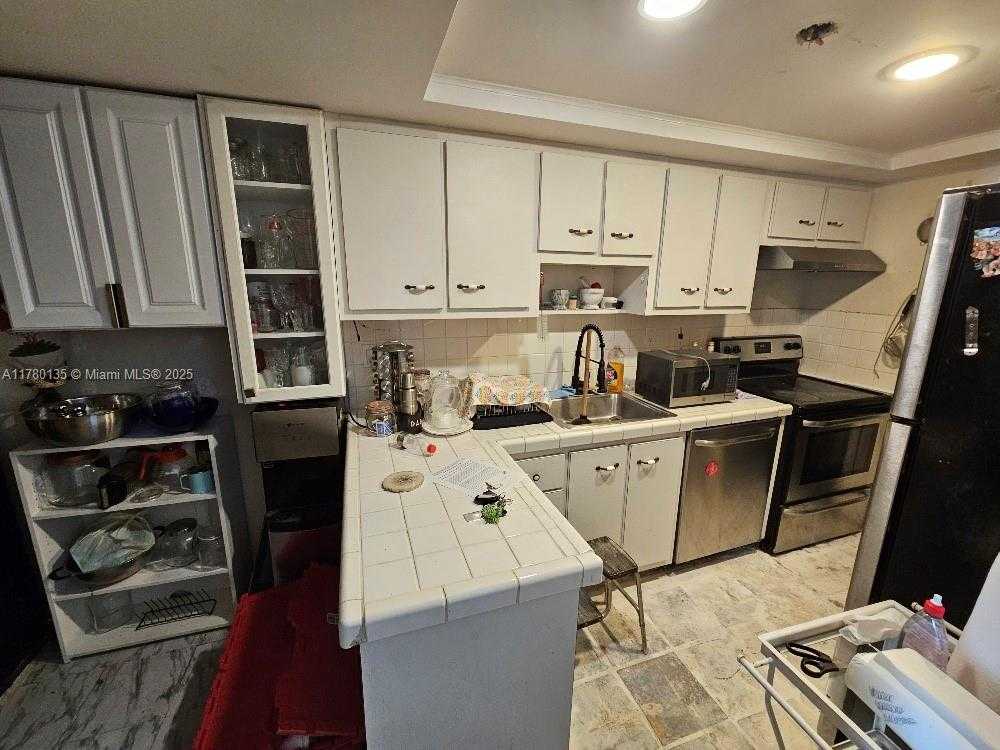 Small Image of 18061 BISCAYNE BLVD #802, Aventura Number 21