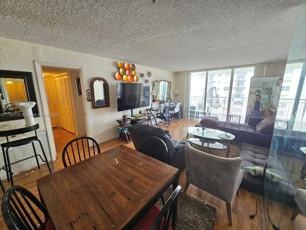 Small Image of 18061 BISCAYNE BLVD #802, Aventura Number 23