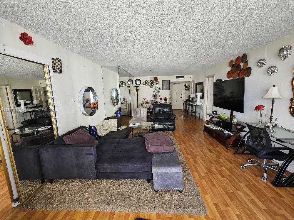 Small Image of 18061 BISCAYNE BLVD #802, Aventura Number 33