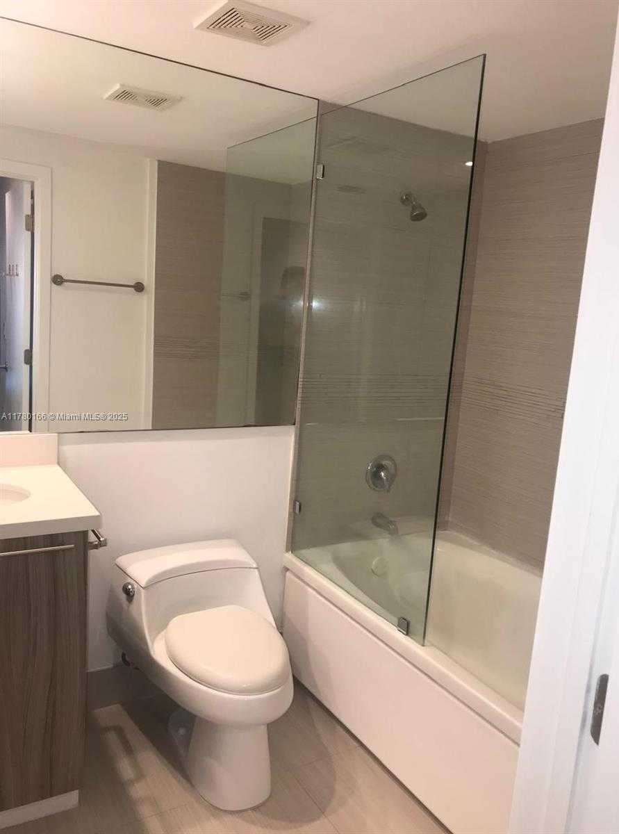 Small Image of 6700 INDIAN CREEK DR #707, Miami Beach Number 20