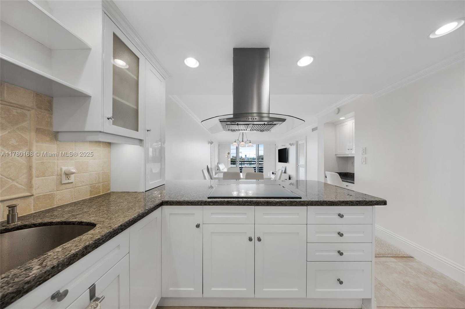 Small Image of 555 SW 4th Ave, Boca Raton, FL 33432, USA Number 4
