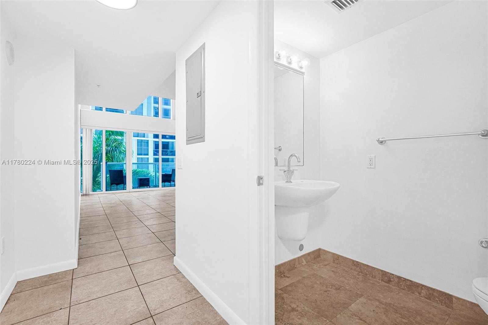 Small Image of 41 SOUTH EAST 5TH ST #406, Miami Number 17