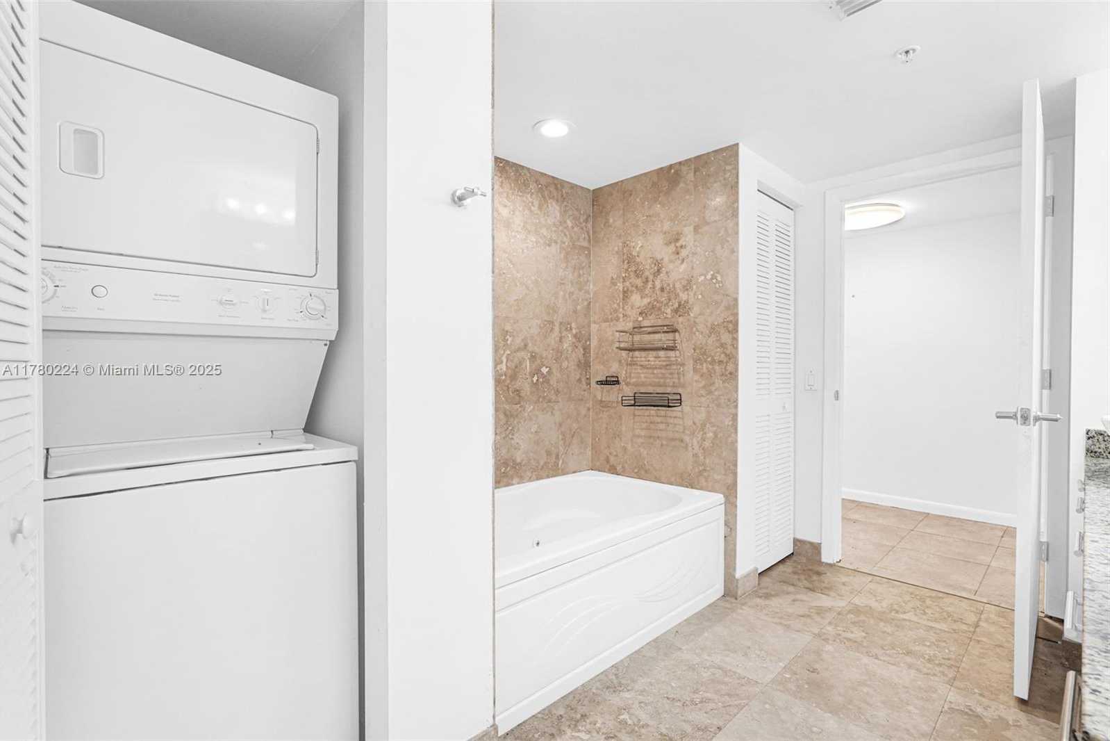 Small Image of 41 SOUTH EAST 5TH ST #406, Miami Number 20