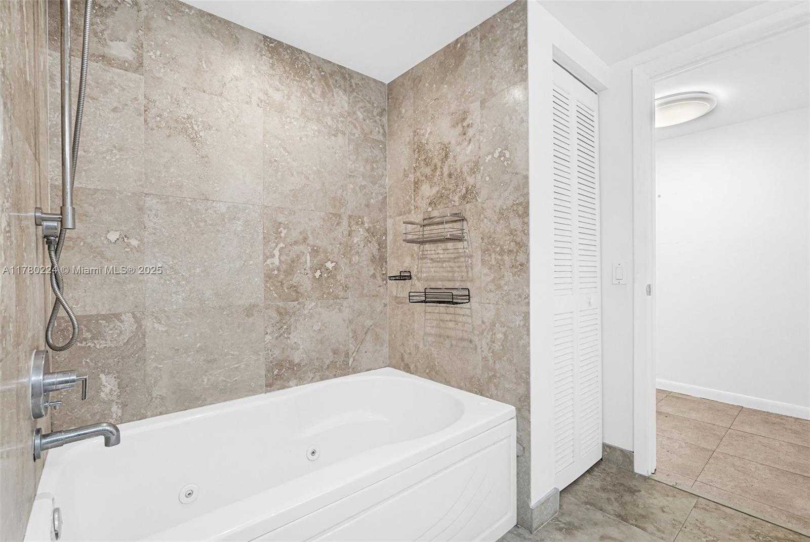 Small Image of 41 SOUTH EAST 5TH ST #406, Miami Number 21