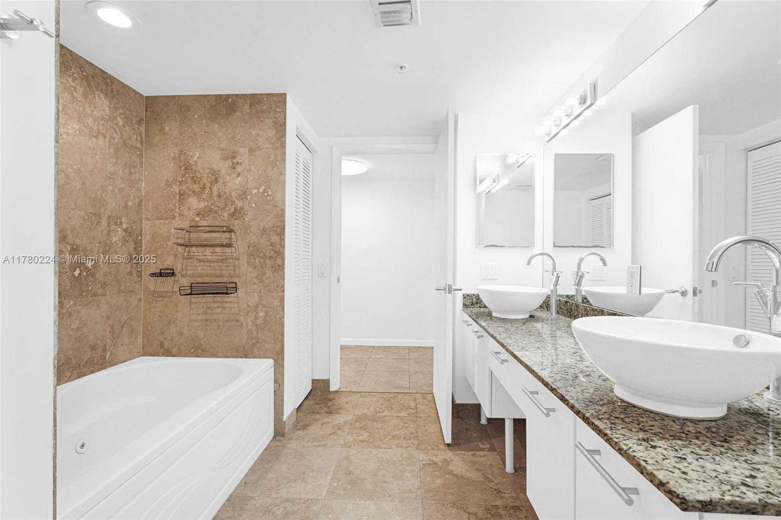 Small Image of 41 SOUTH EAST 5TH ST #406, Miami Number 22