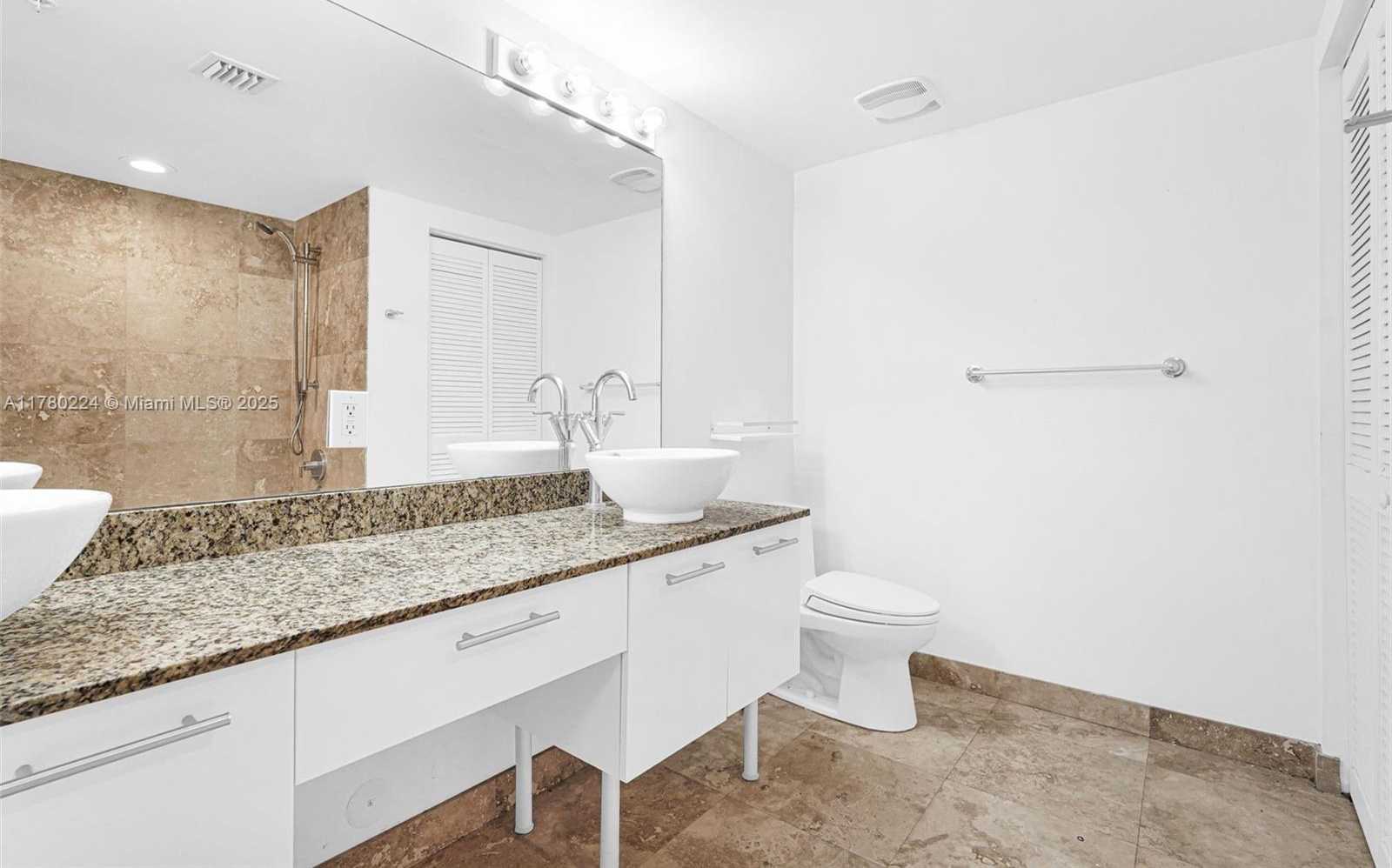 Small Image of 41 SOUTH EAST 5TH ST #406, Miami Number 23