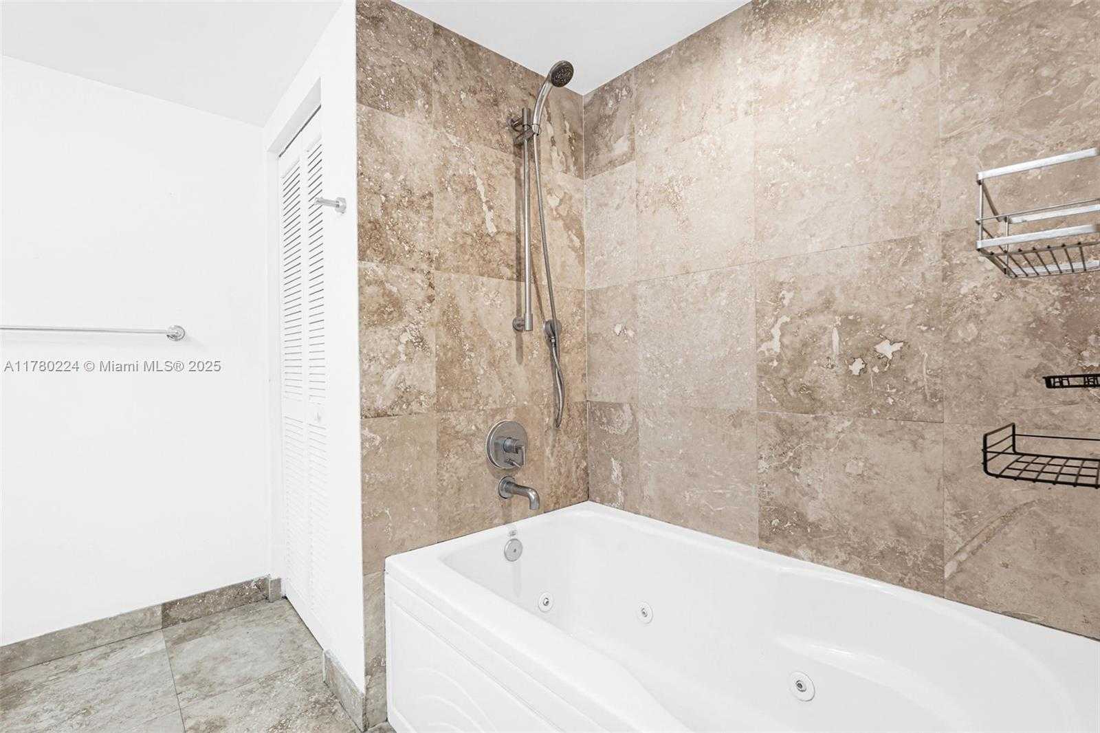 Small Image of 41 SOUTH EAST 5TH ST #406, Miami Number 24