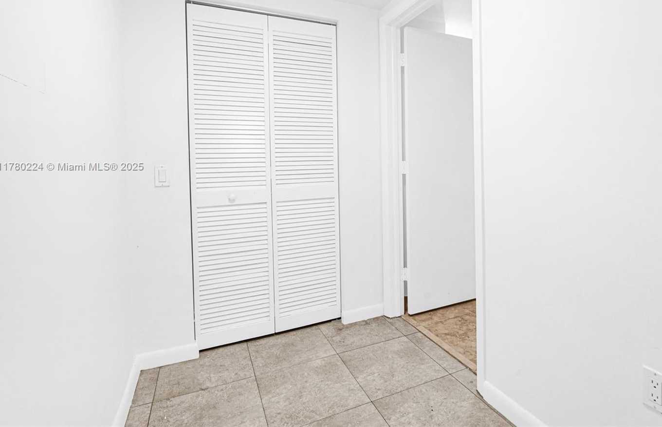 Small Image of 41 SOUTH EAST 5TH ST #406, Miami Number 29