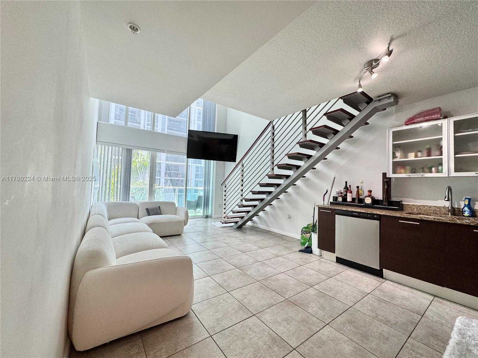 Small Image of 41 SOUTH EAST 5TH ST #406, Miami Number 4