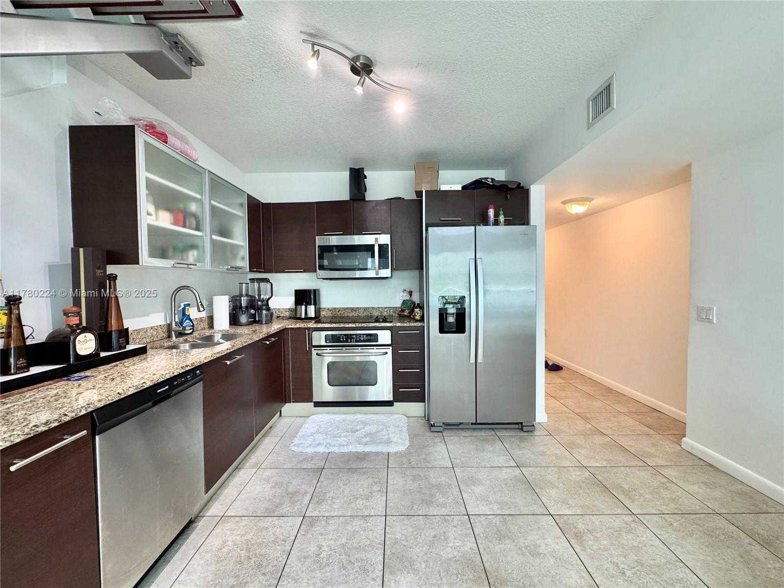 Small Image of 41 SOUTH EAST 5TH ST #406, Miami Number 6