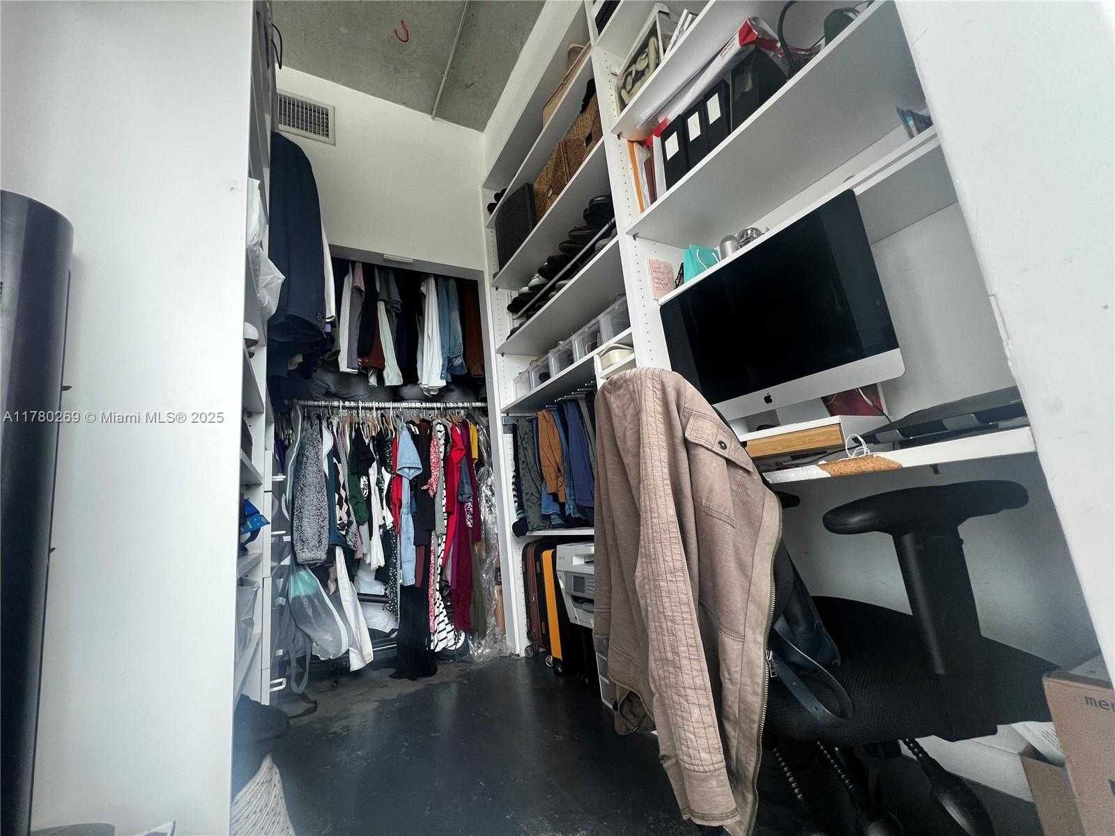Small Image of 10 SOUTH WEST SOUTH RIVER DR #812, Miami Number 24
