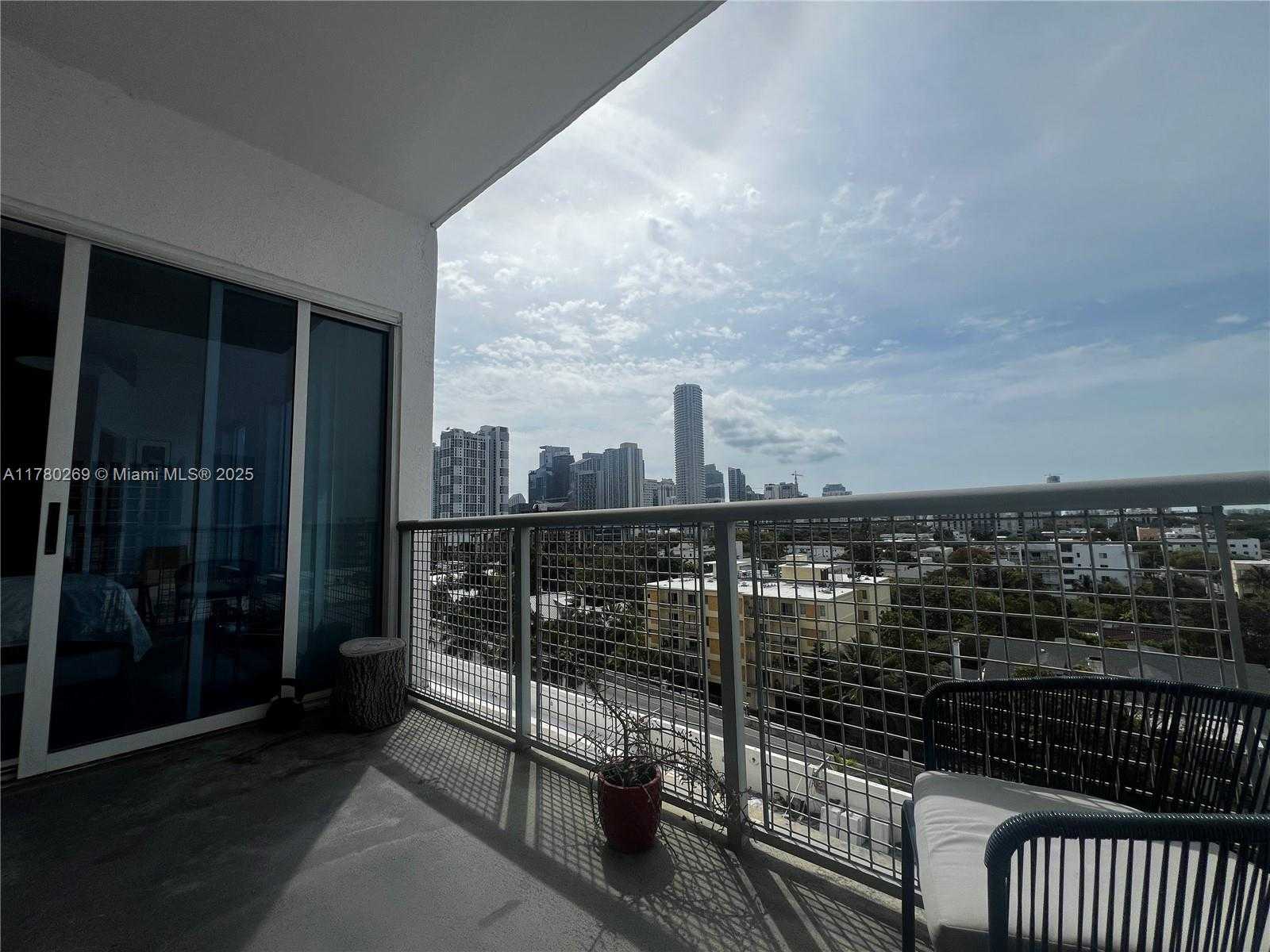 Small Image of 10 SOUTH WEST SOUTH RIVER DR #812, Miami Number 31