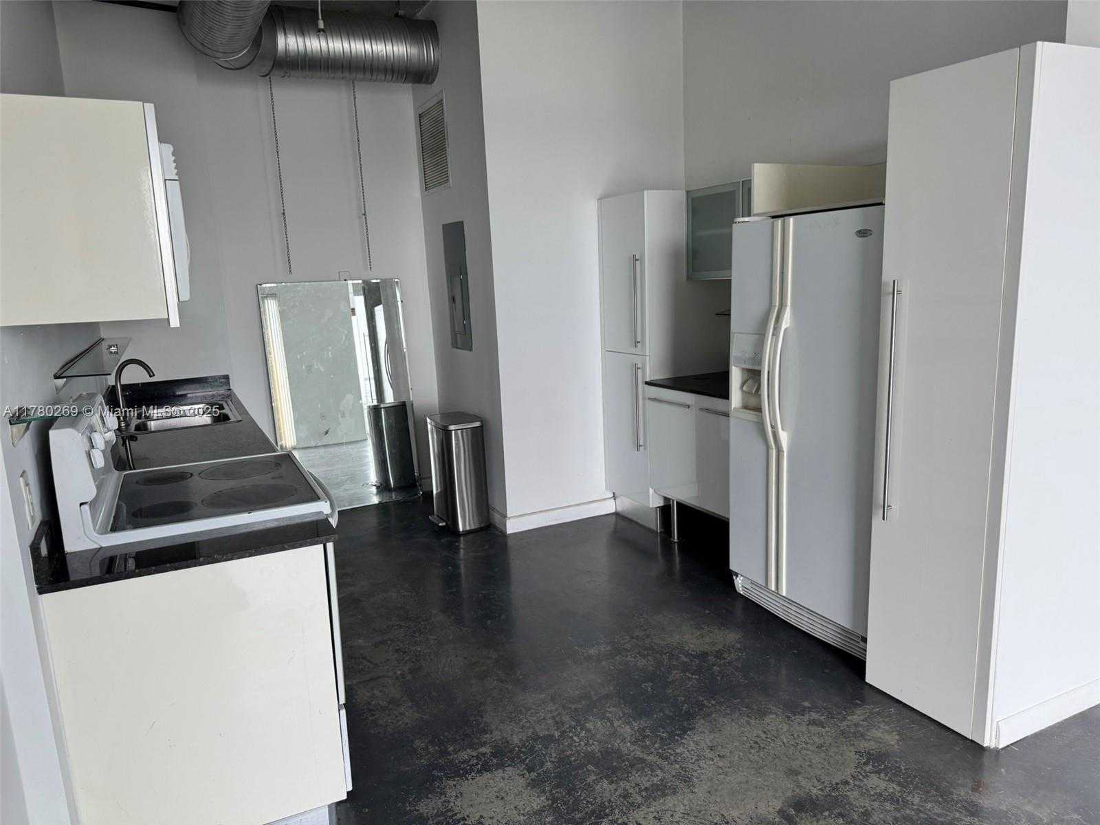 Small Image of 10 SOUTH WEST SOUTH RIVER DR #812, Miami Number 4