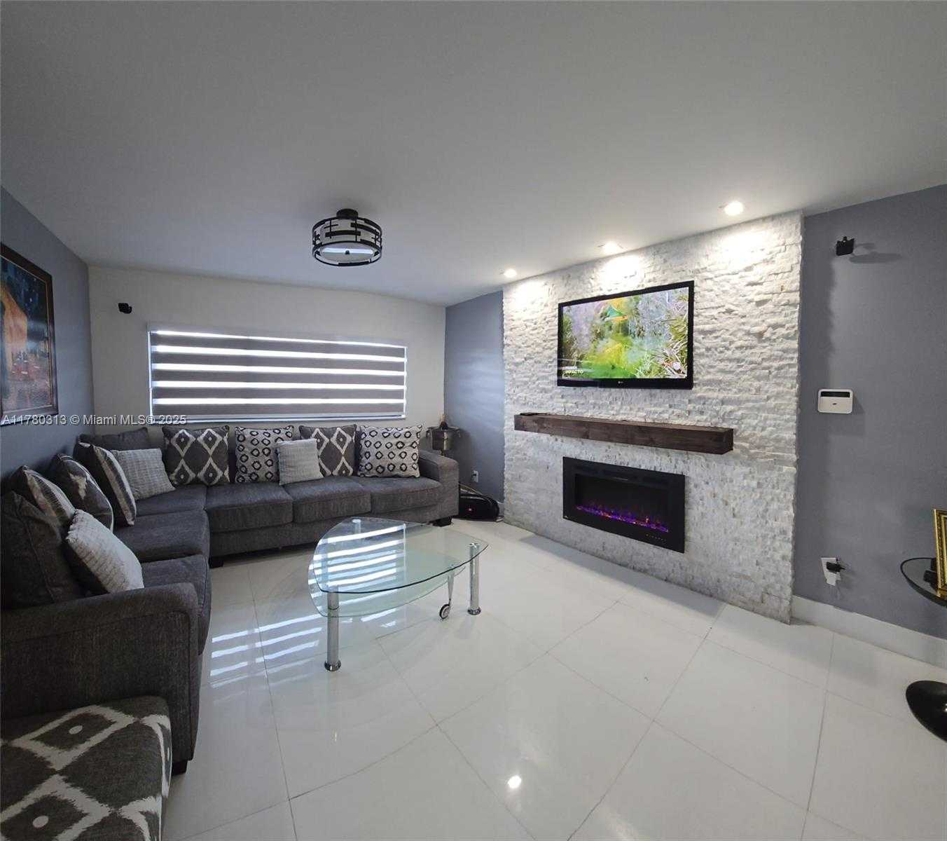 Small Image of 13958 SOUTH WEST 44TH LANE CIR #614D, Miami Number 3
