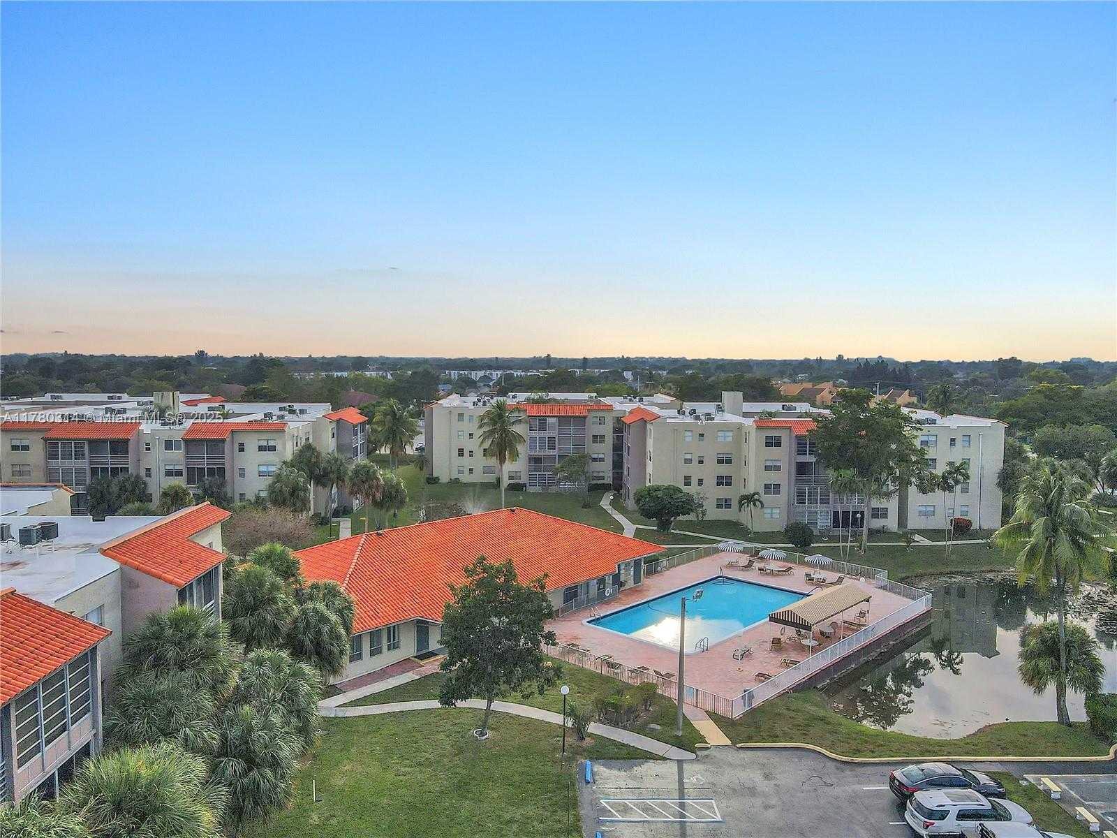 Small Image of 1810 SOUTH WEST 81ST AVE #2412, North Lauderdale Number 2