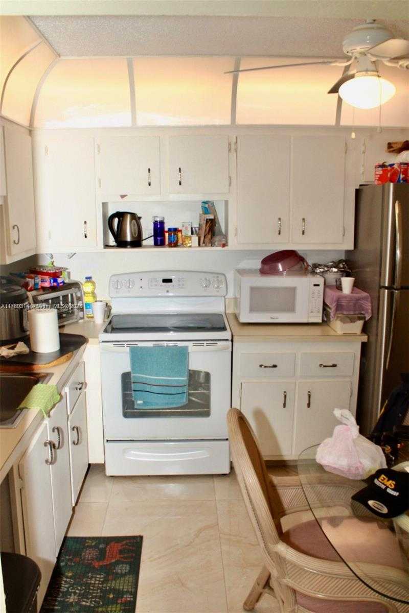 Small Image of 1810 SOUTH WEST 81ST AVE #2412, North Lauderdale Number 4