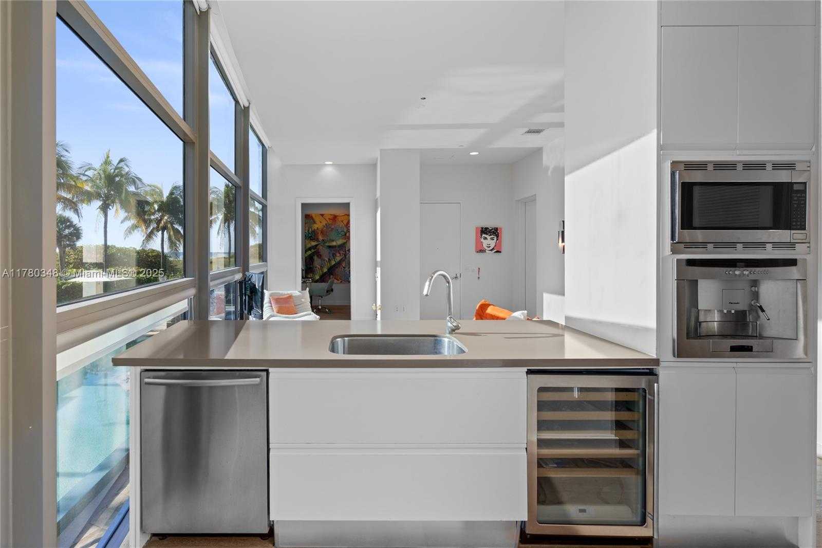 Small Image of 5875 COLLINS AVE #201, Miami Beach Number 10