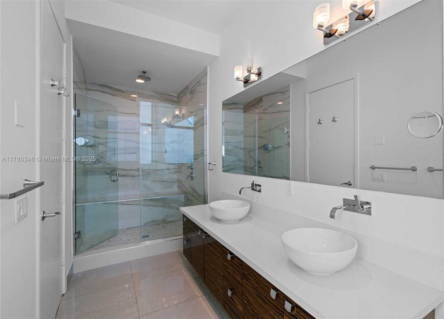 Small Image of 5875 COLLINS AVE #201, Miami Beach Number 17