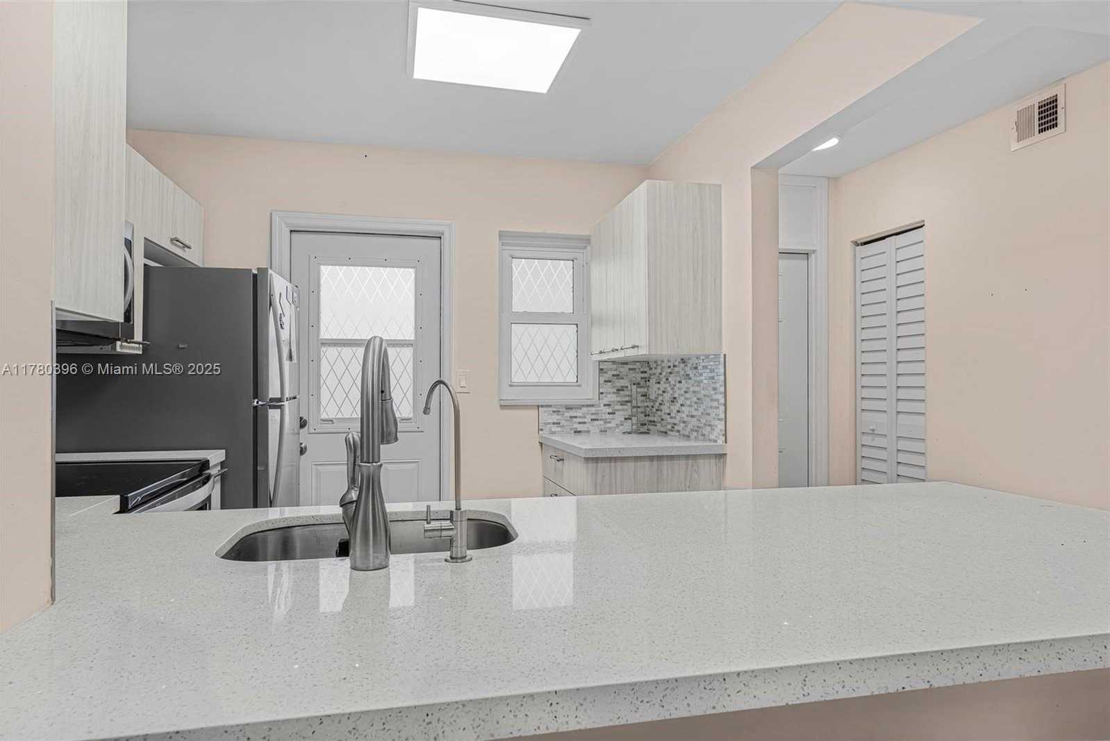 Small Image of 609 NORTH EAST 14TH AVE #603, Hallandale Beach Number 8