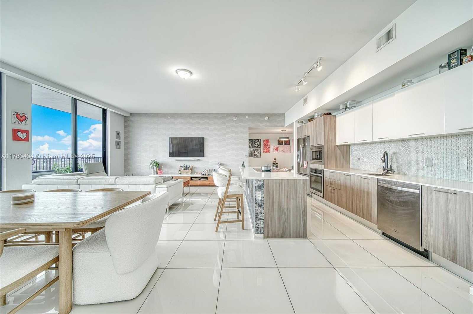 Small Image of 5252 NORTH WEST 85TH AVE #PH2002, Doral Number 3