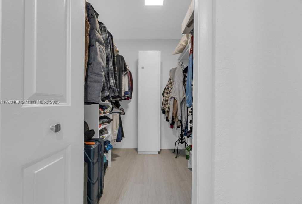 Small Image of 16300 GOLF CLUB RD #401, Weston Number 15