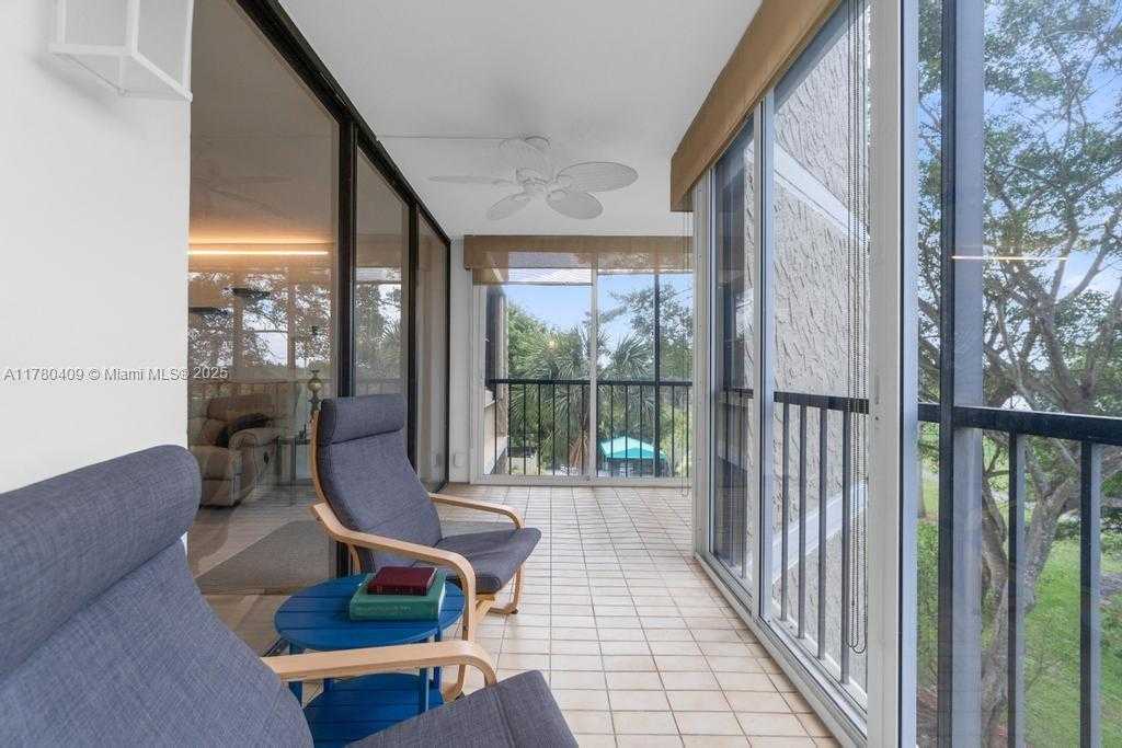 Small Image of 16300 GOLF CLUB RD #401, Weston Number 22