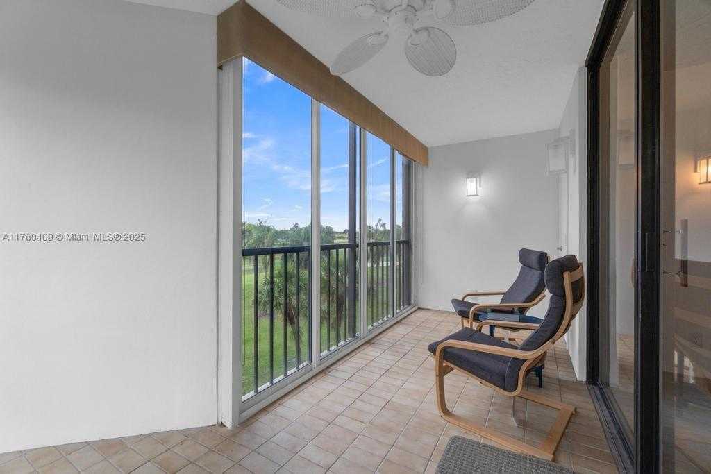 Small Image of 16300 GOLF CLUB RD #401, Weston Number 23