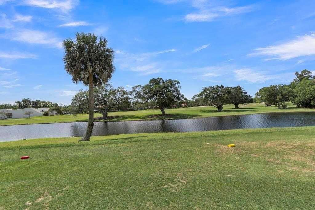 Small Image of 16300 GOLF CLUB RD #401, Weston Number 28