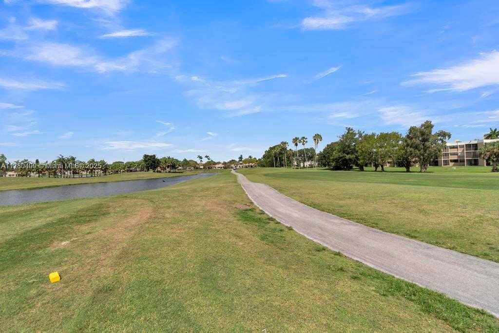 Small Image of 16300 GOLF CLUB RD #401, Weston Number 29