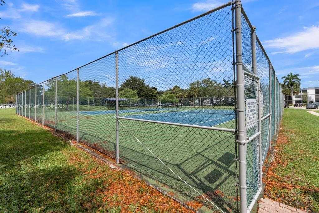 Small Image of 16300 GOLF CLUB RD #401, Weston Number 31