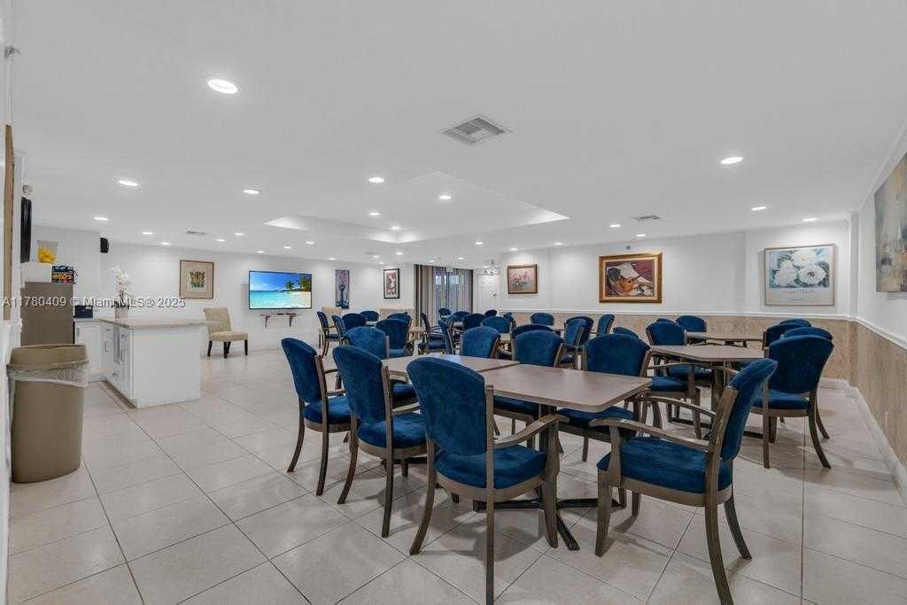 Small Image of 16300 GOLF CLUB RD #401, Weston Number 34
