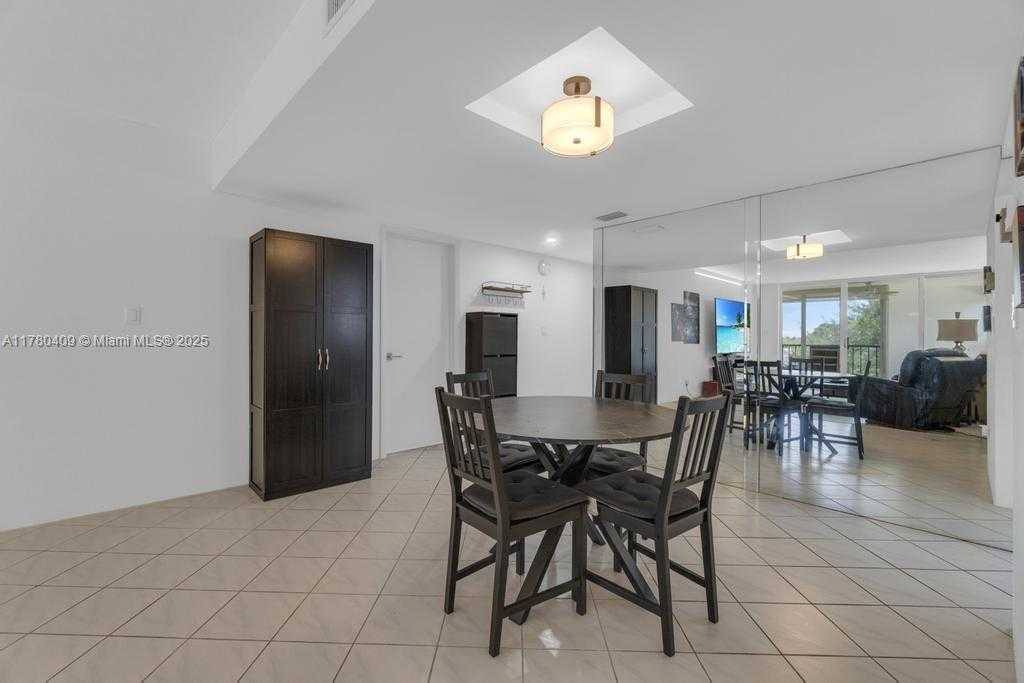 Small Image of 16300 GOLF CLUB RD #401, Weston Number 9