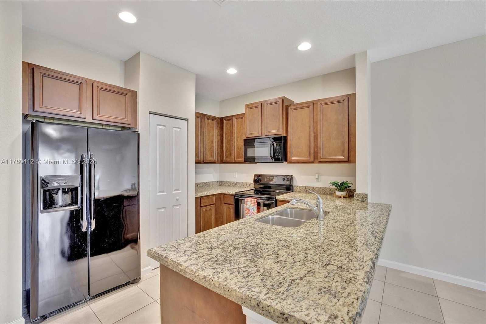 Small Image of 4208 NORTH DIXIE HWY #23, Oakland Park Number 15